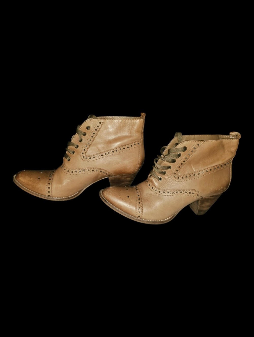 Women's Tan Leather Lace-Up Ankle Boots